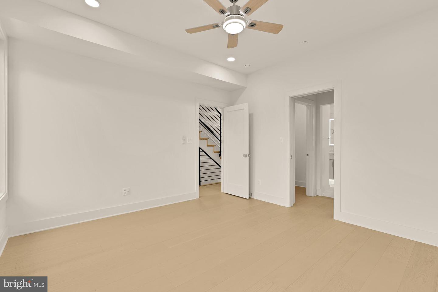 507 L St NE #3b