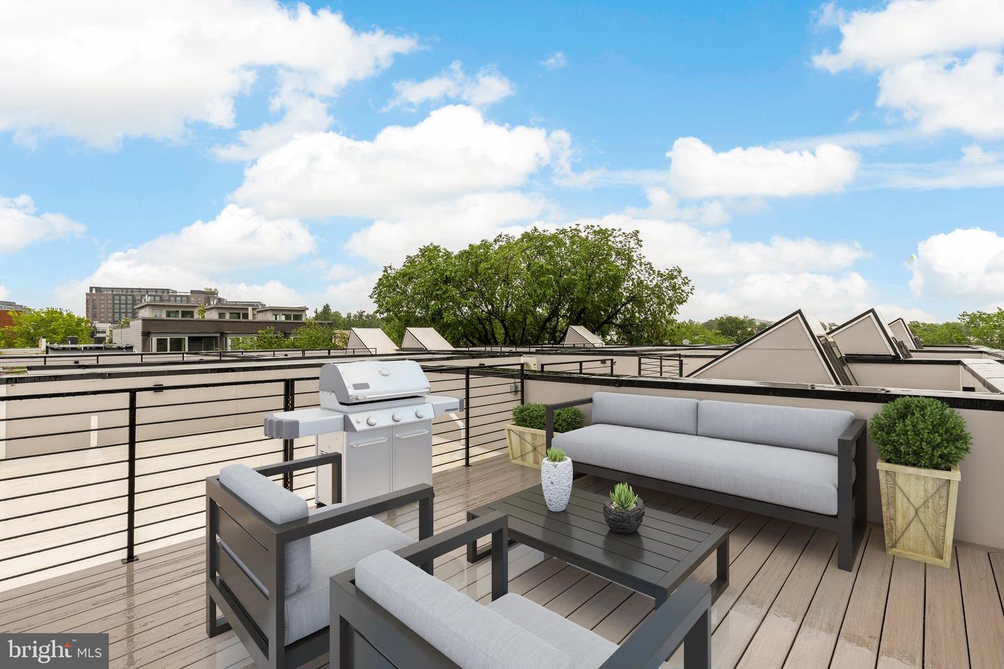 507 L St NE #3b