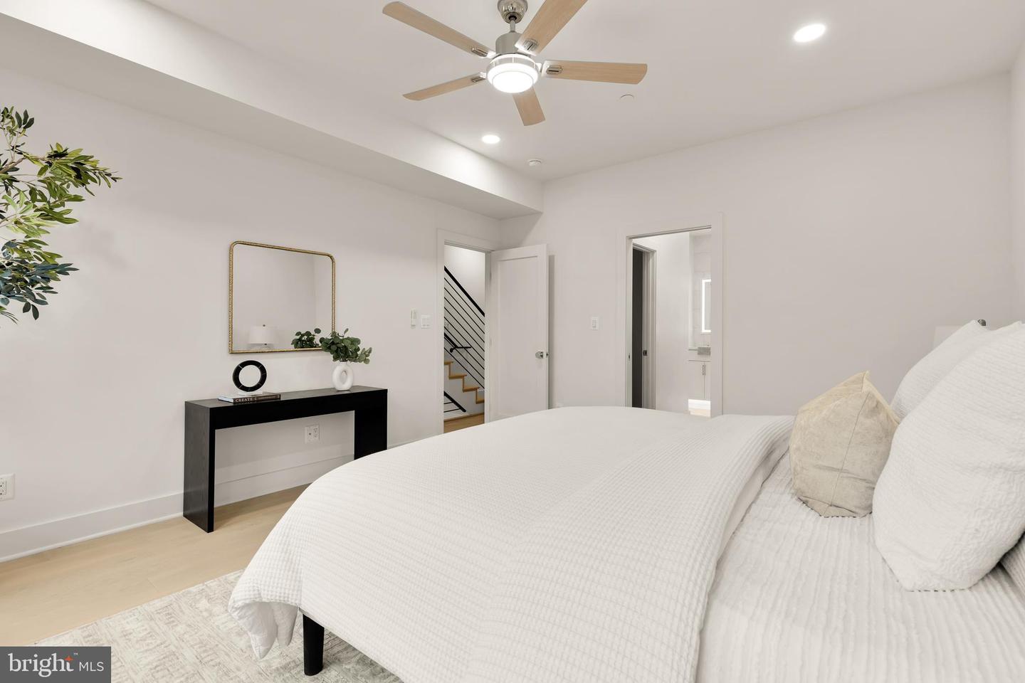 507 L St NE #3b