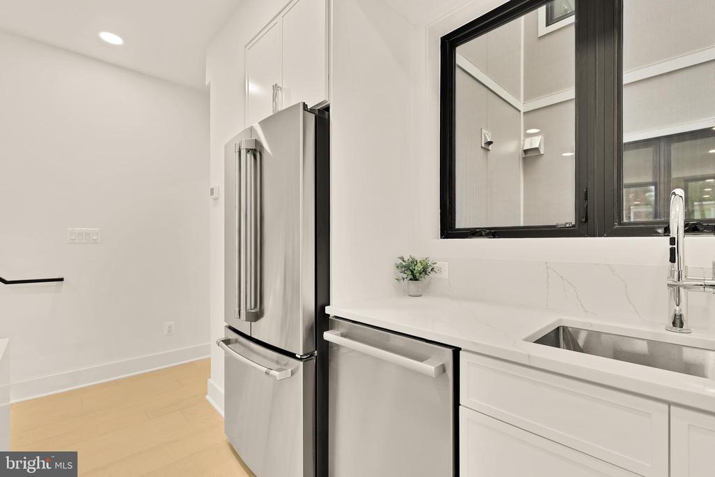 507 L St NE #3b