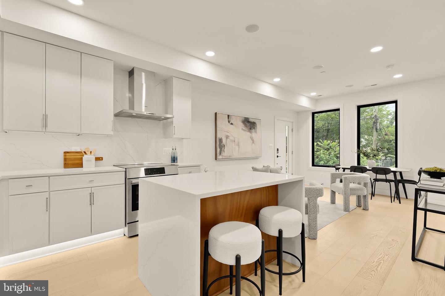 507 L St NE #3b