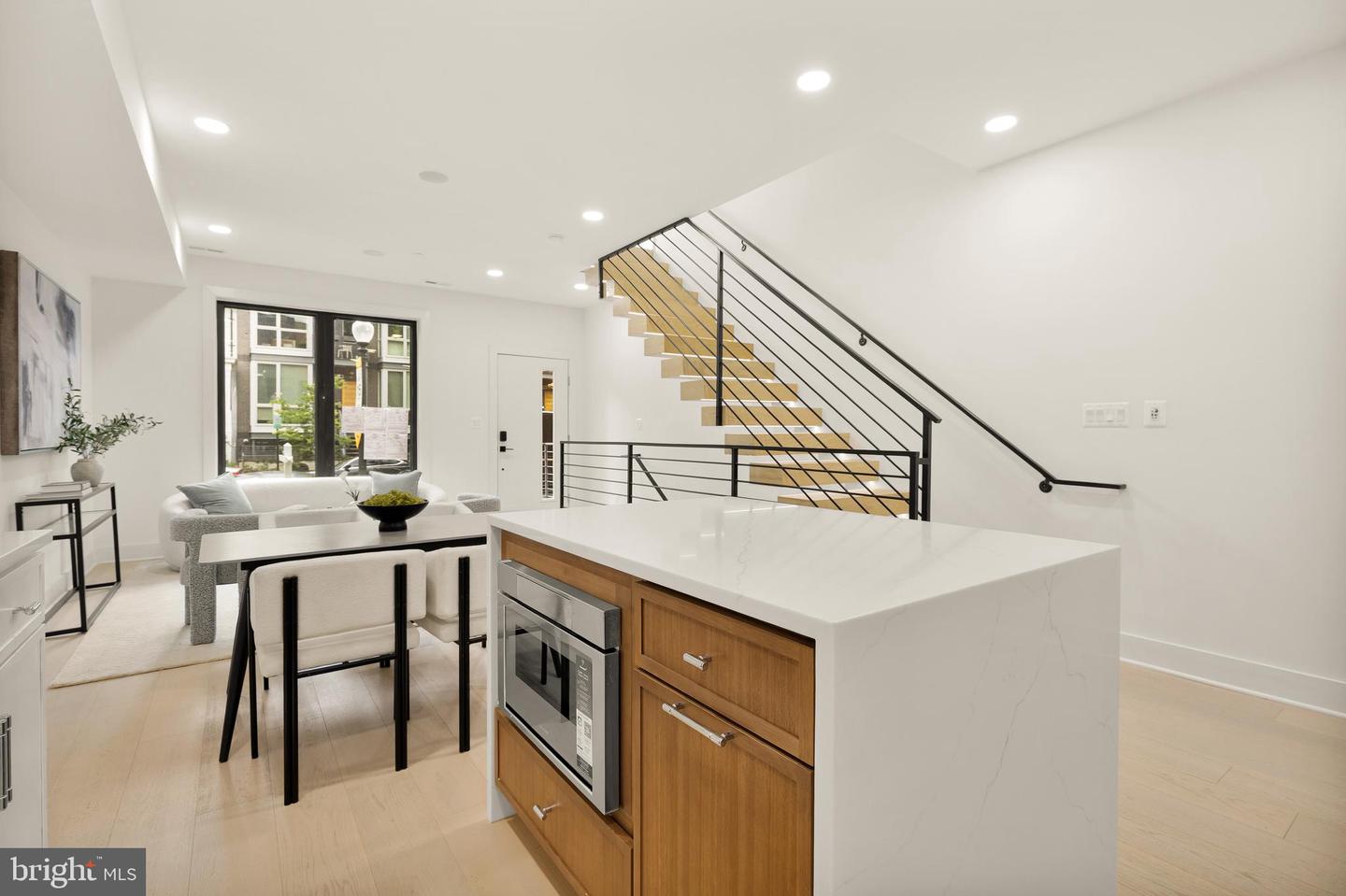 509 L St NE #4b