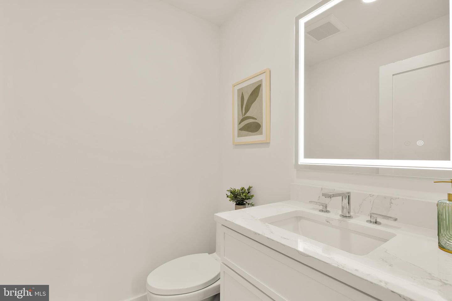 509 L St NE #4b