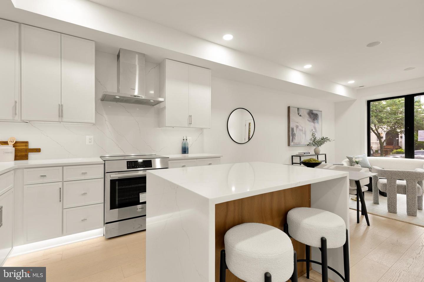 509 L St NE #4b