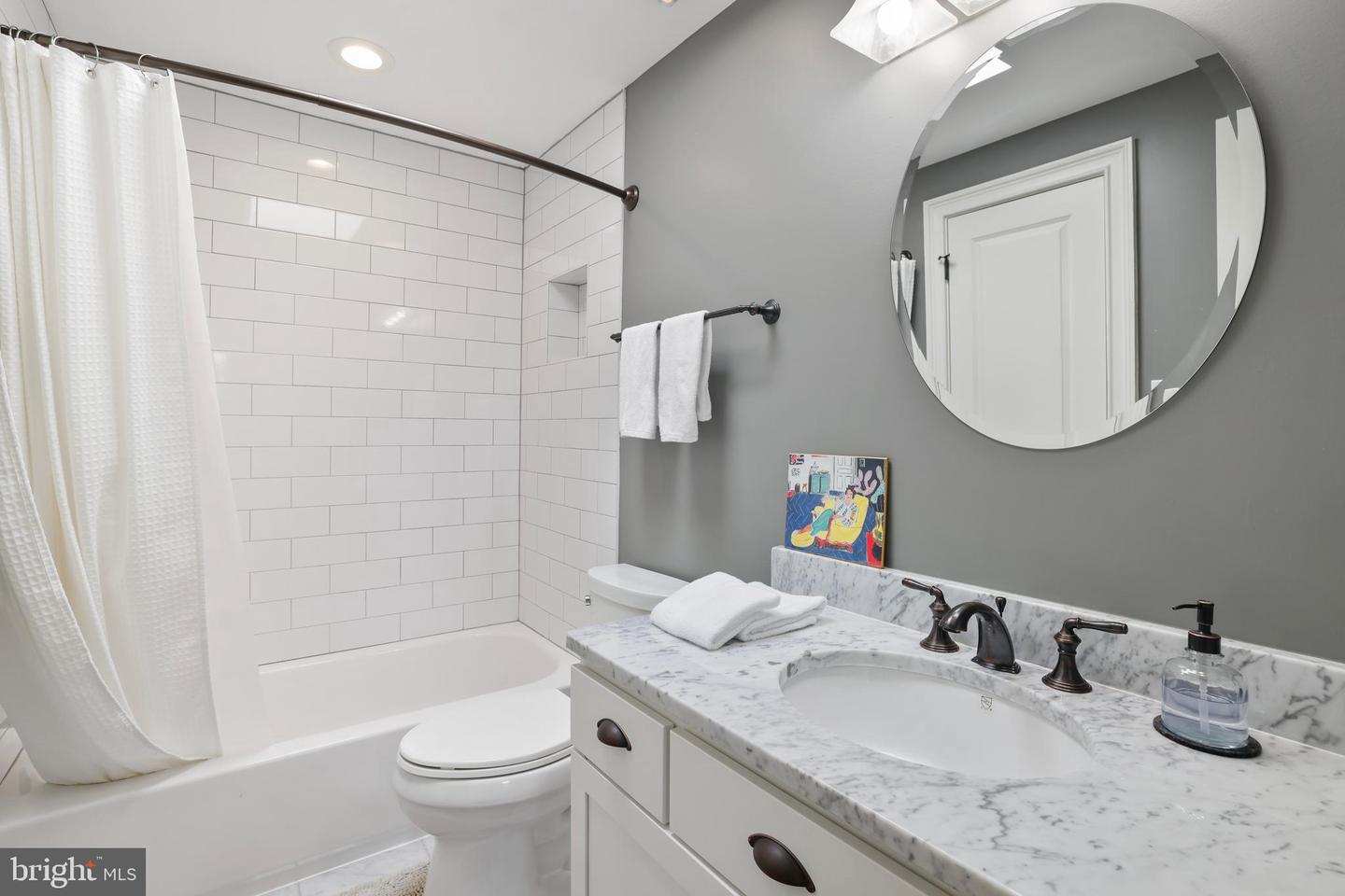 1732 Bay St SE #1
