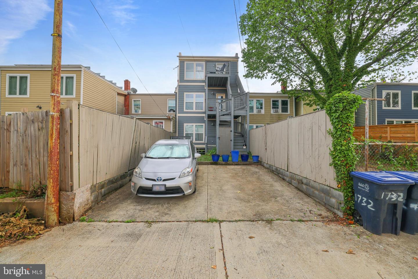 1732 Bay St SE #1