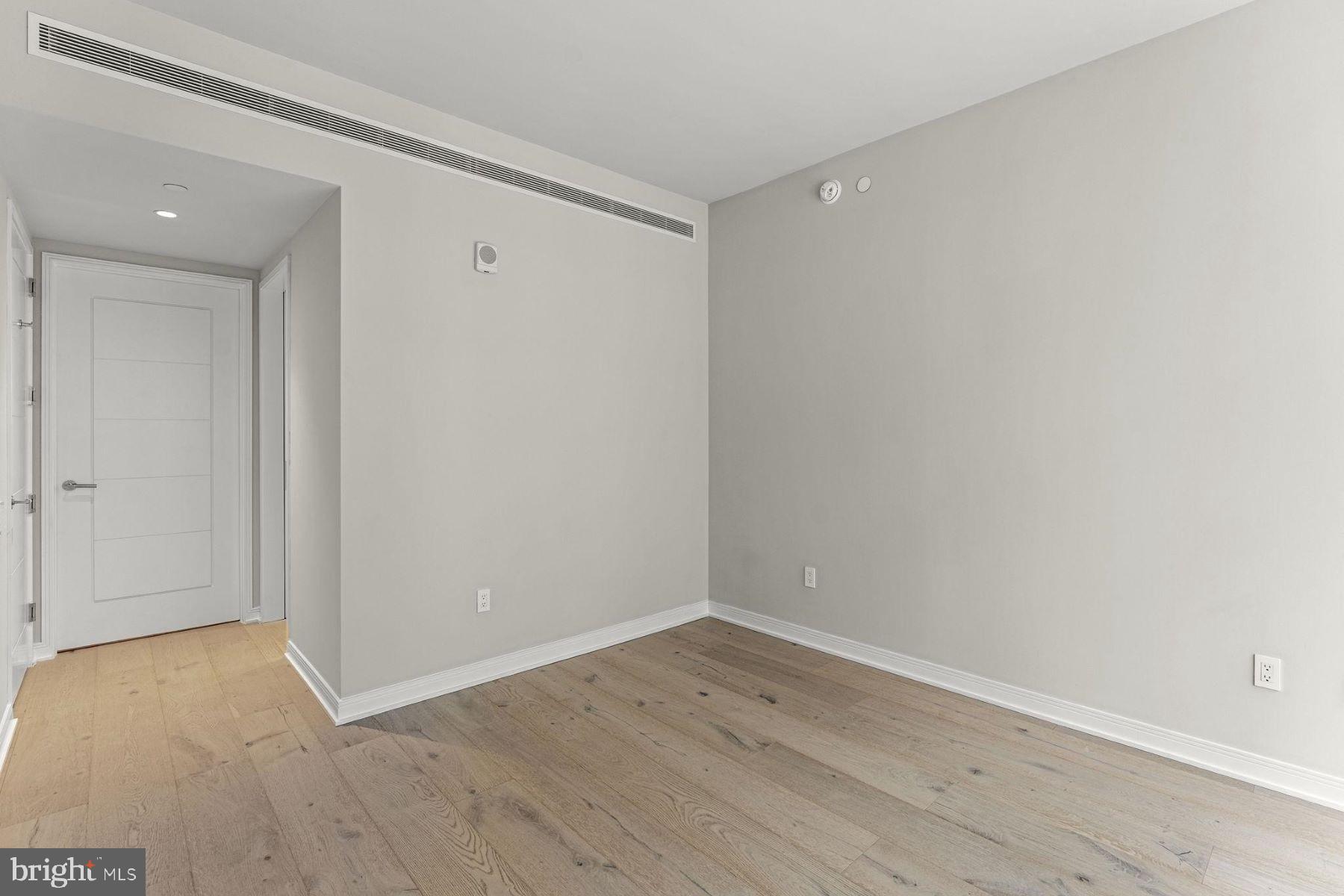 601 WHARF ST SW #211