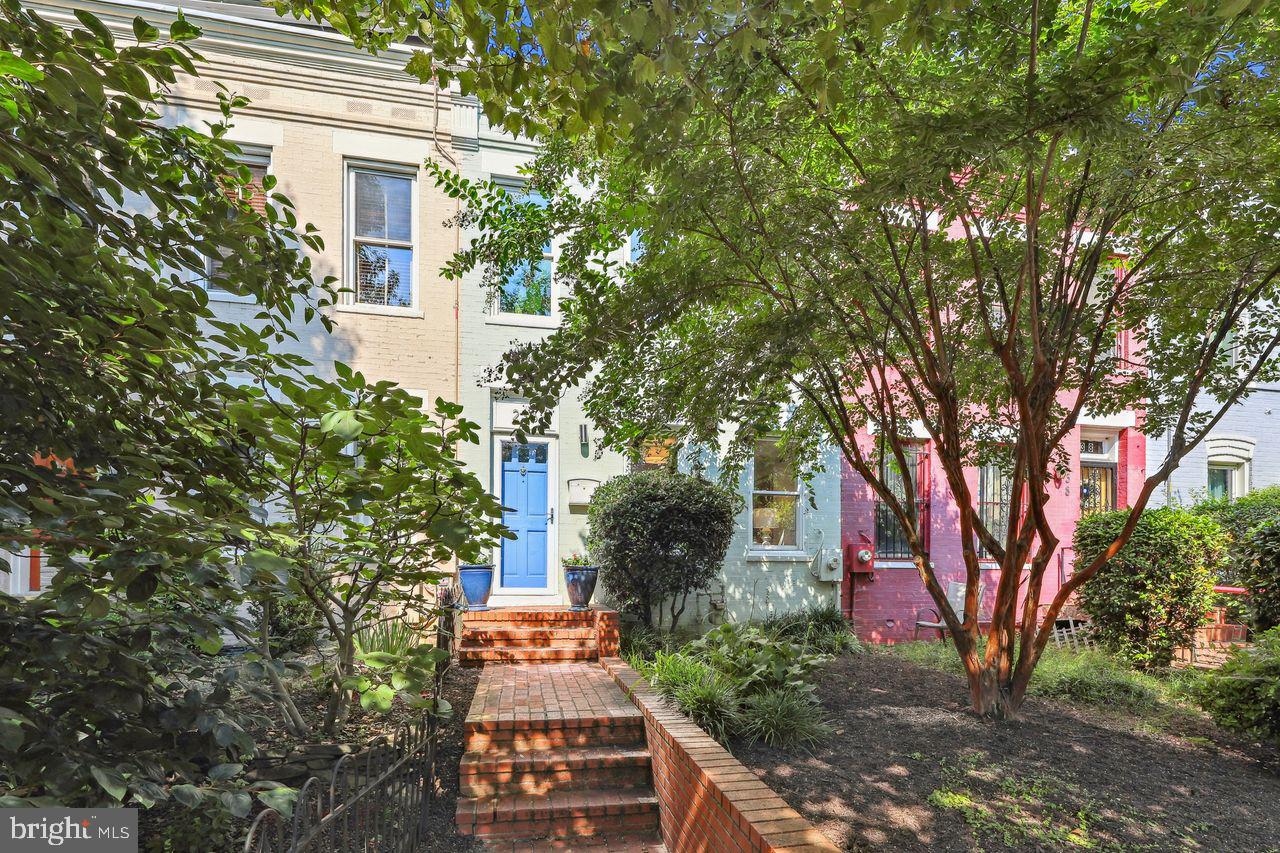 236 14th St NE