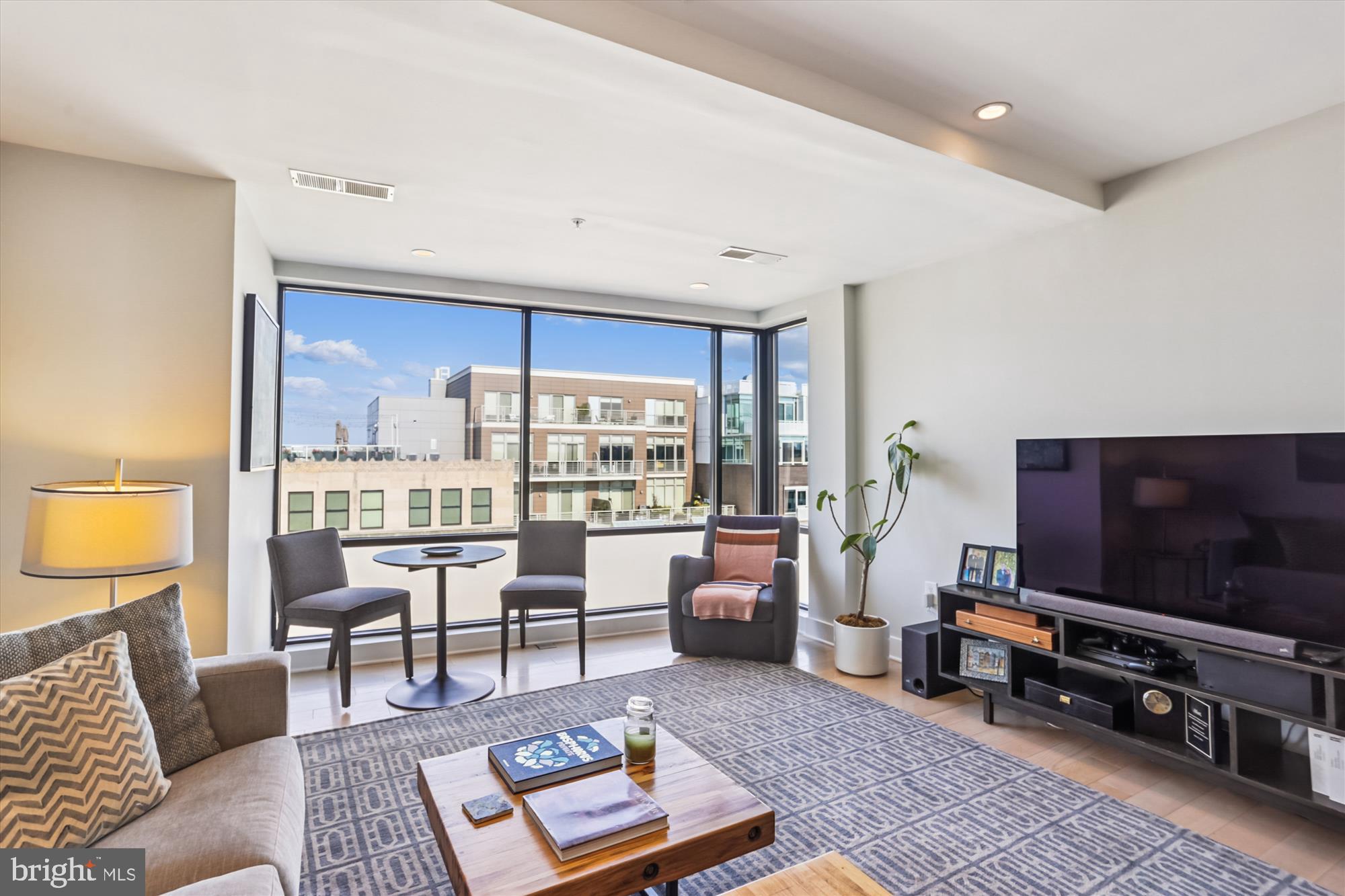 1634 14th St NW #604