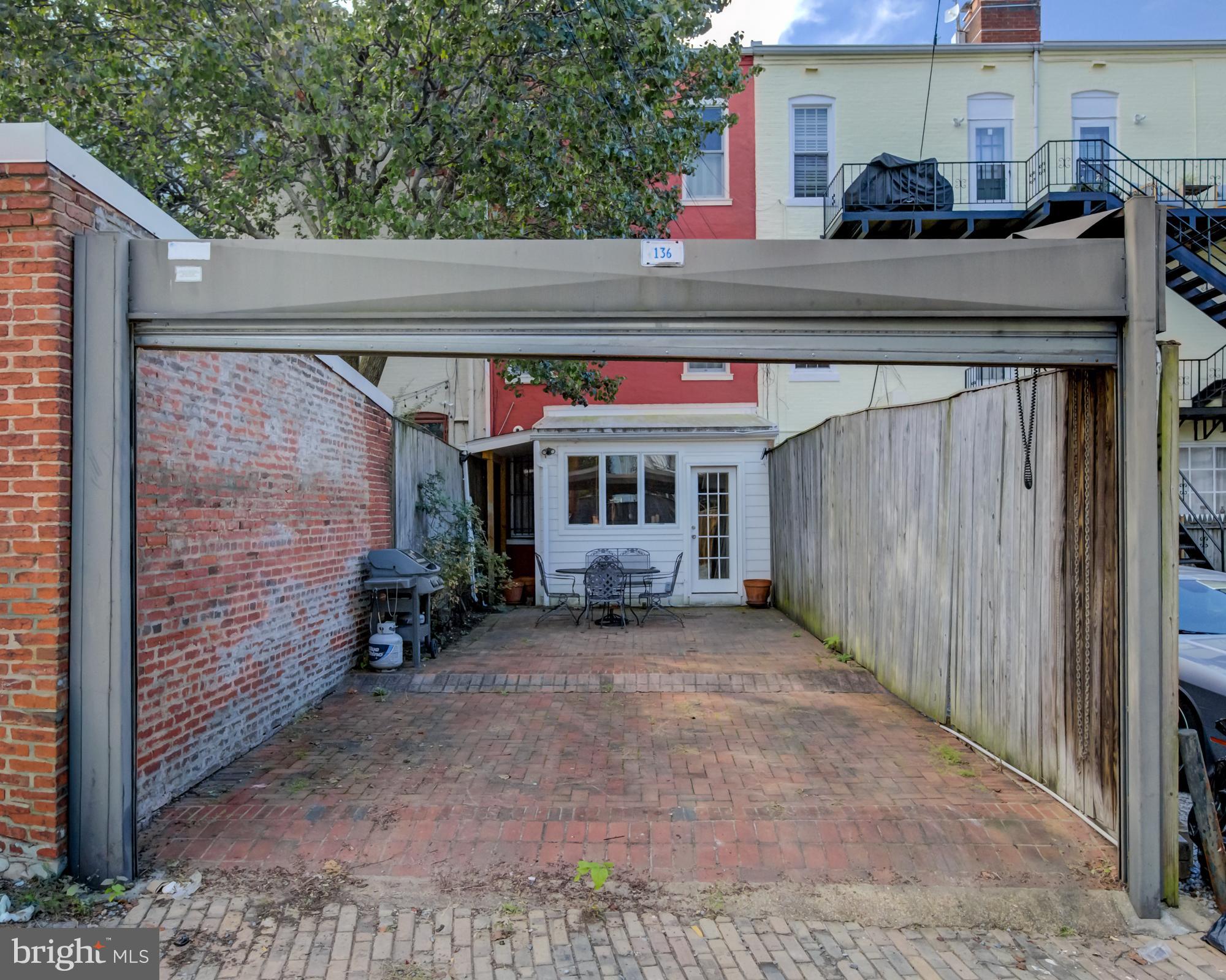136 E STREET SE
