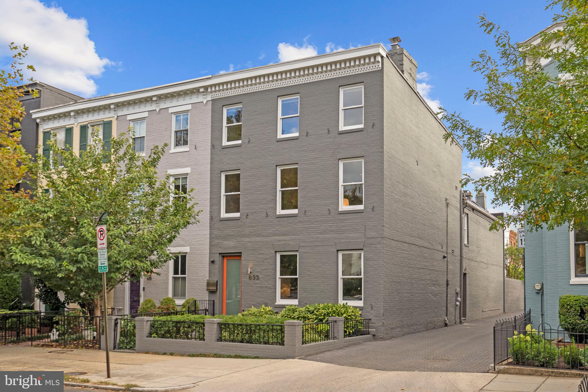 633 E STREET SE