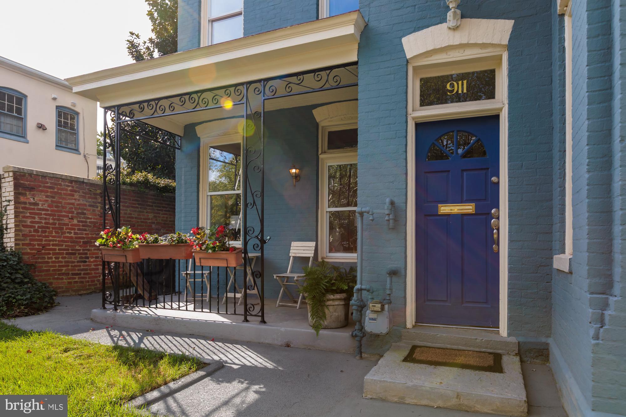 911 INDEPENDENCE AVENUE SE