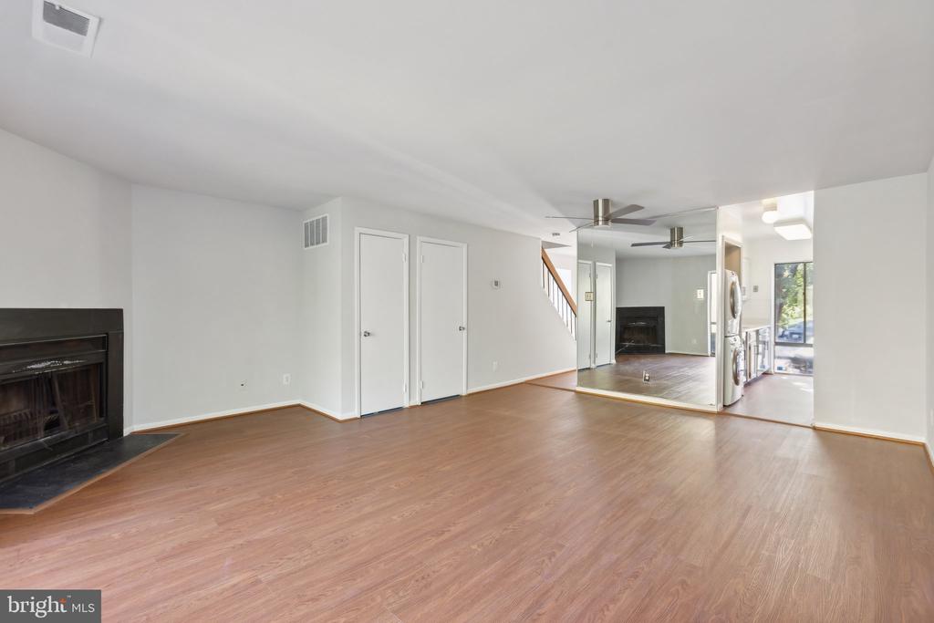 3115 HAWTHORNE DRIVE NE 3115
