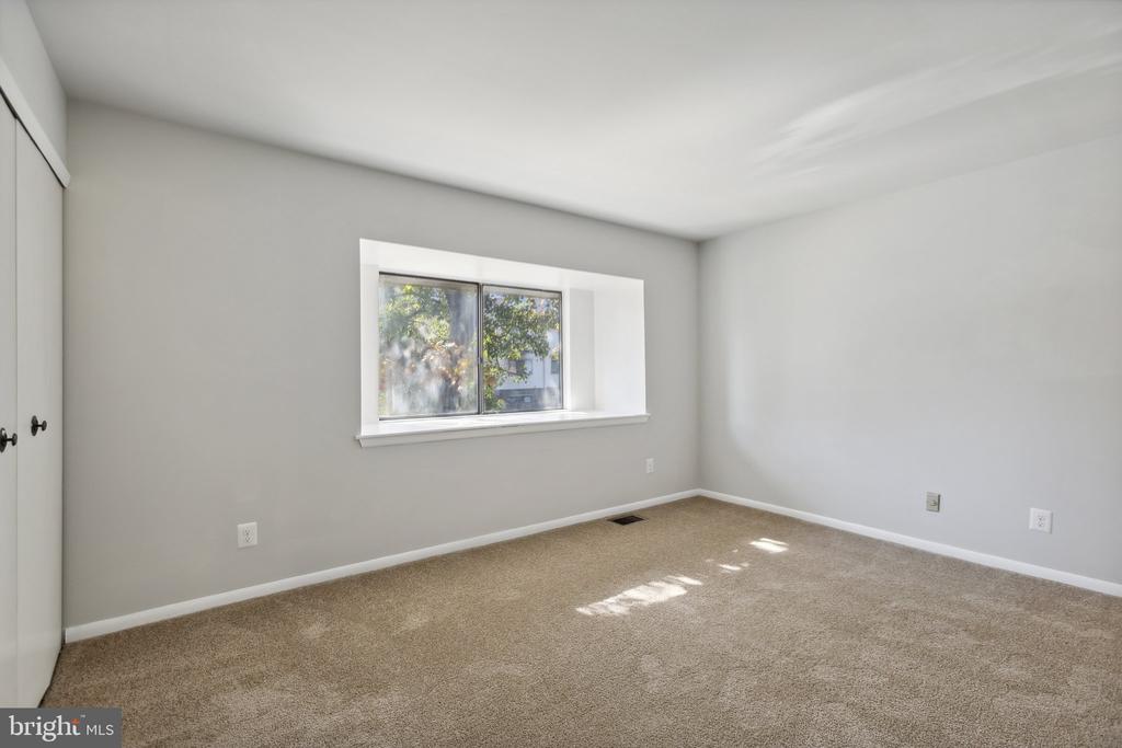 3115 HAWTHORNE DRIVE NE 3115