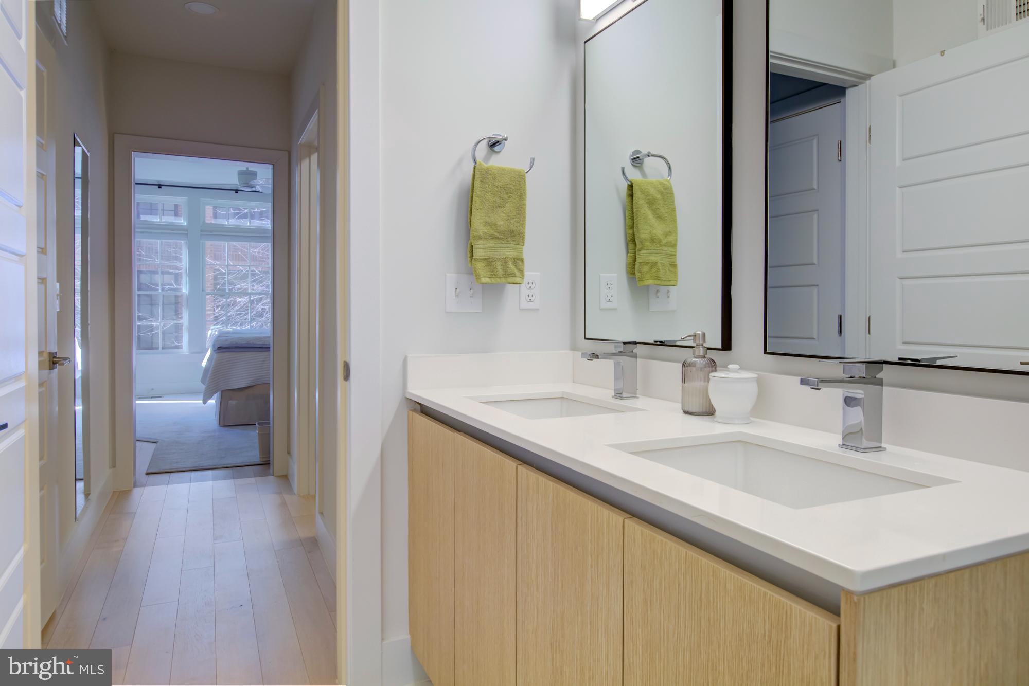 1309 E STREET SE 12