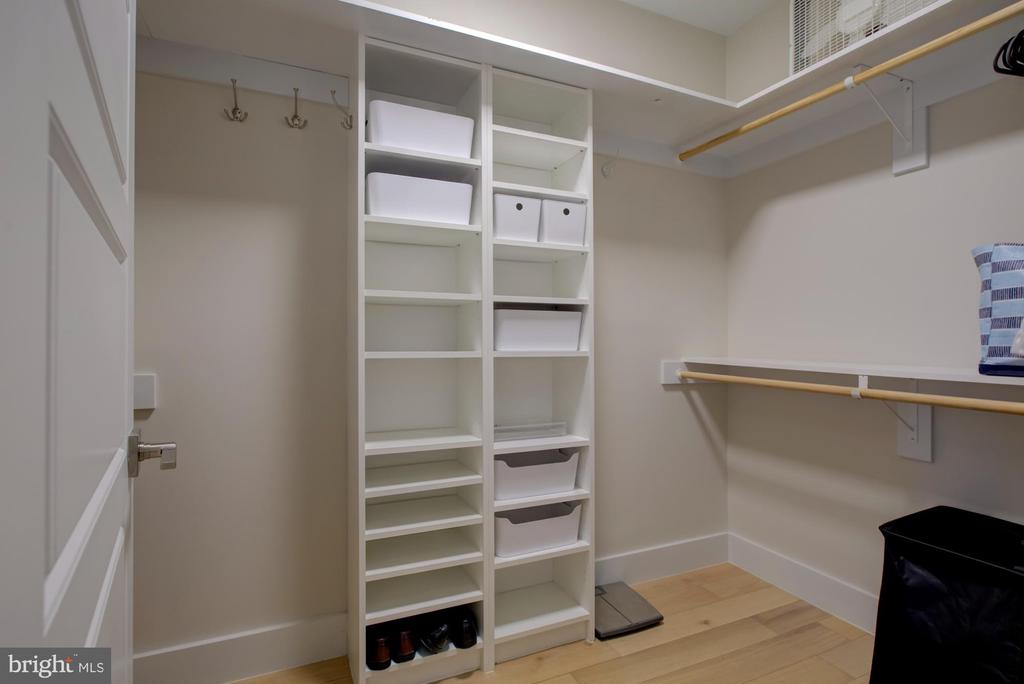 1309 E STREET SE 12