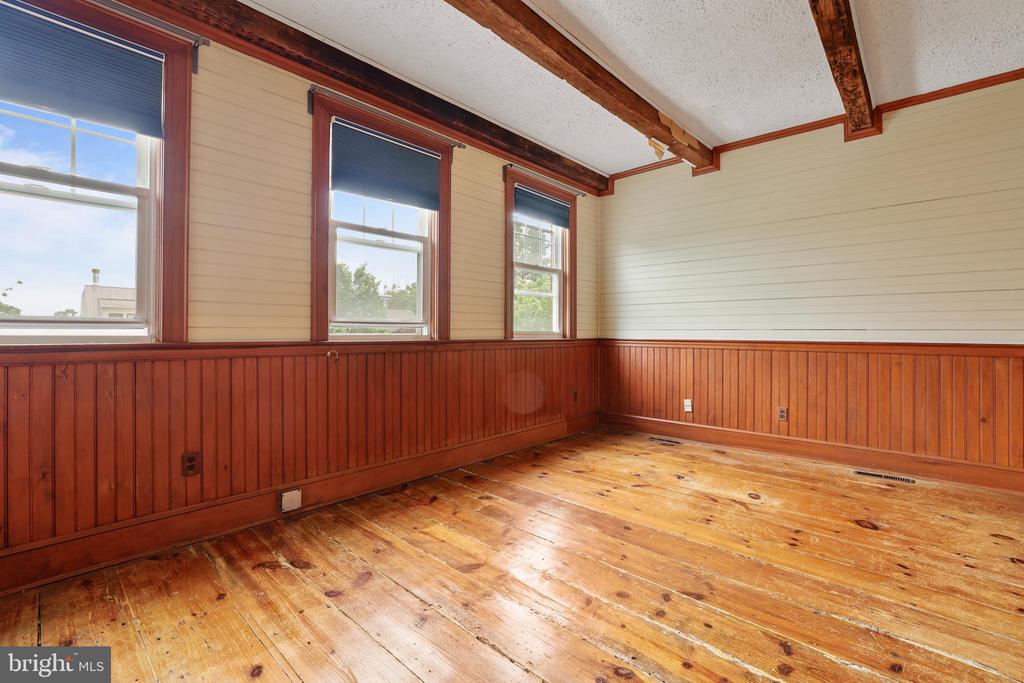 517 6TH STREET SE 2