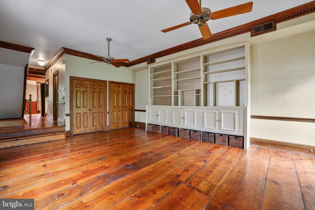 517 6TH STREET SE 2