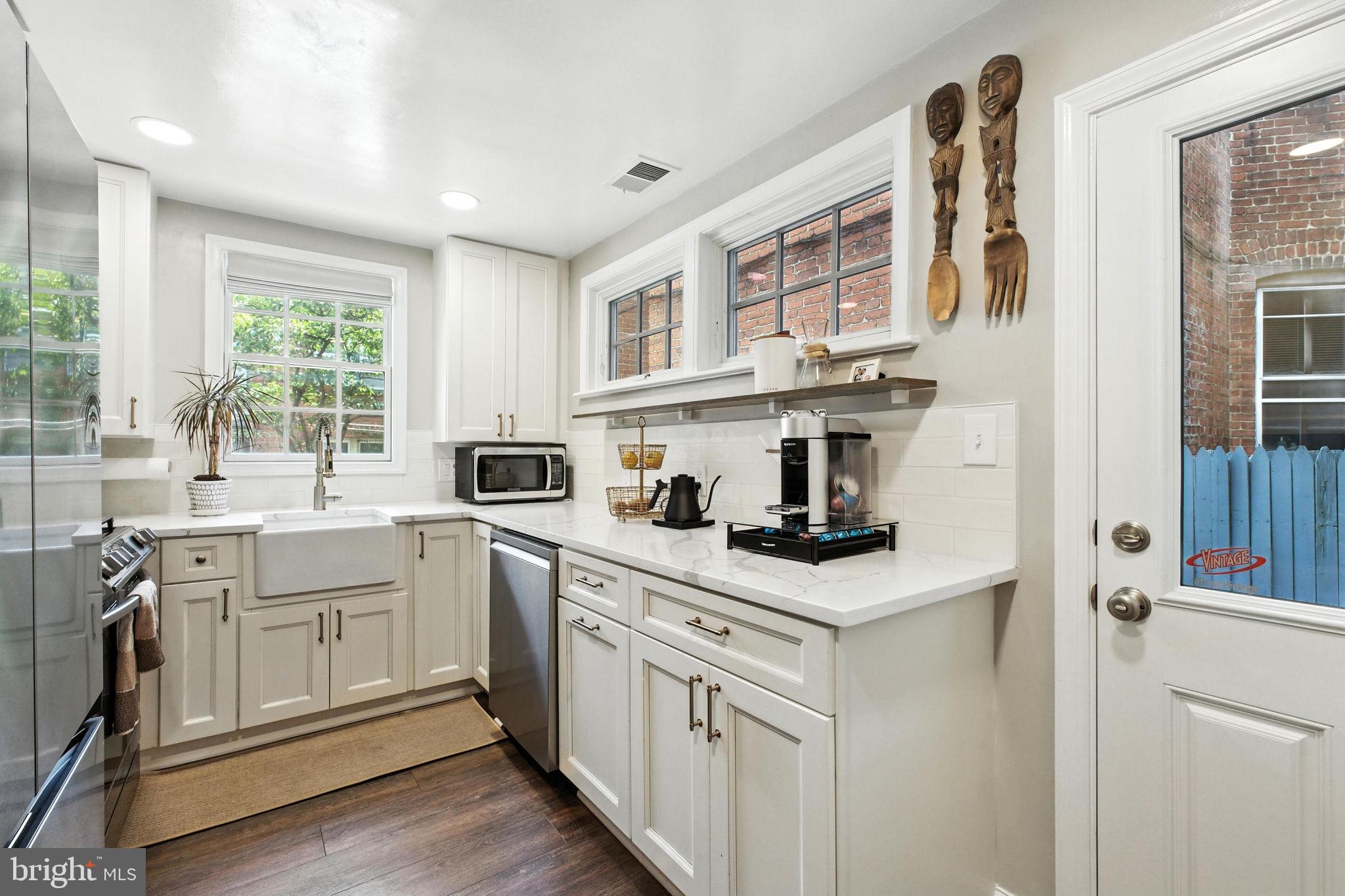 23 6TH STREET NE