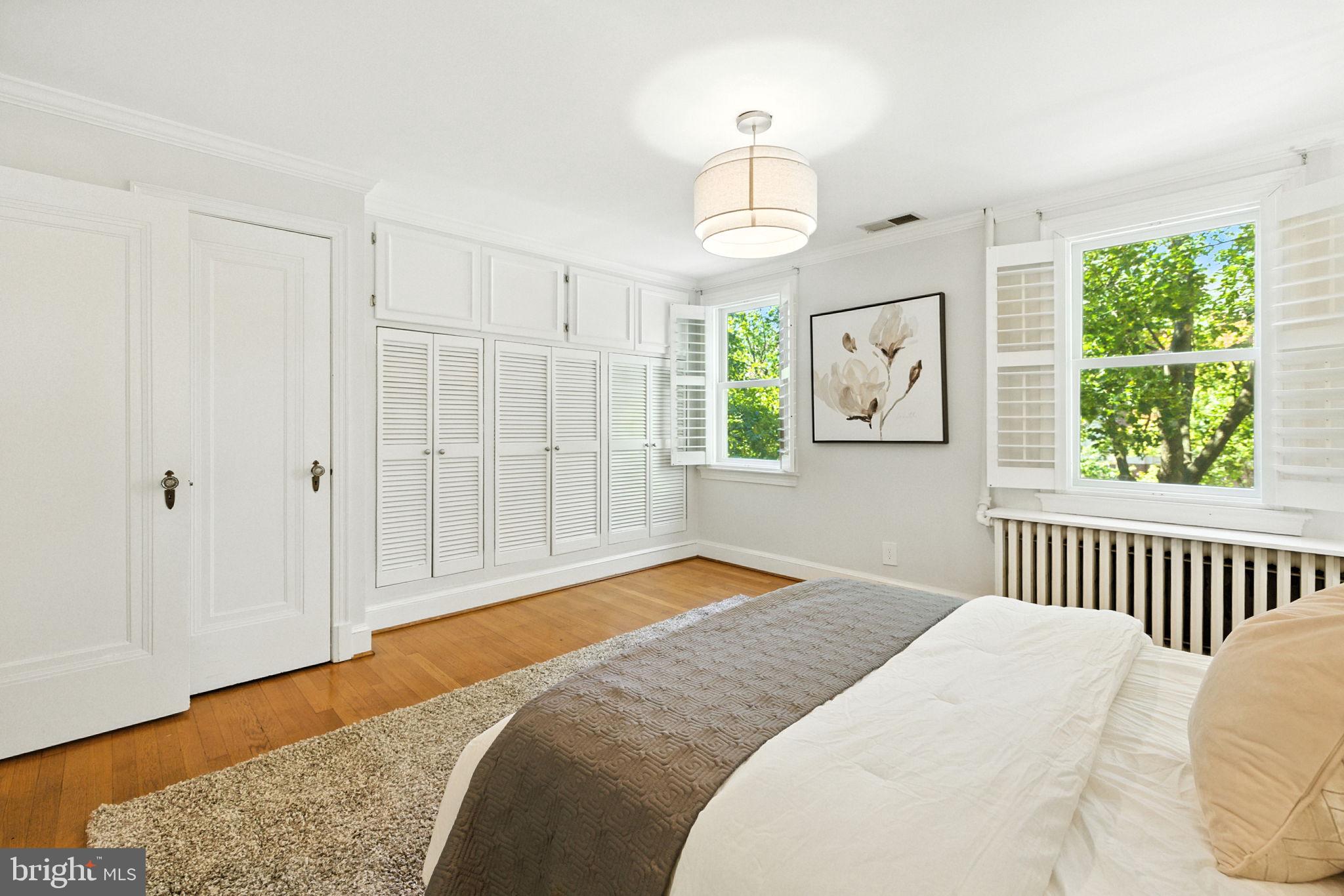 23 6TH STREET NE