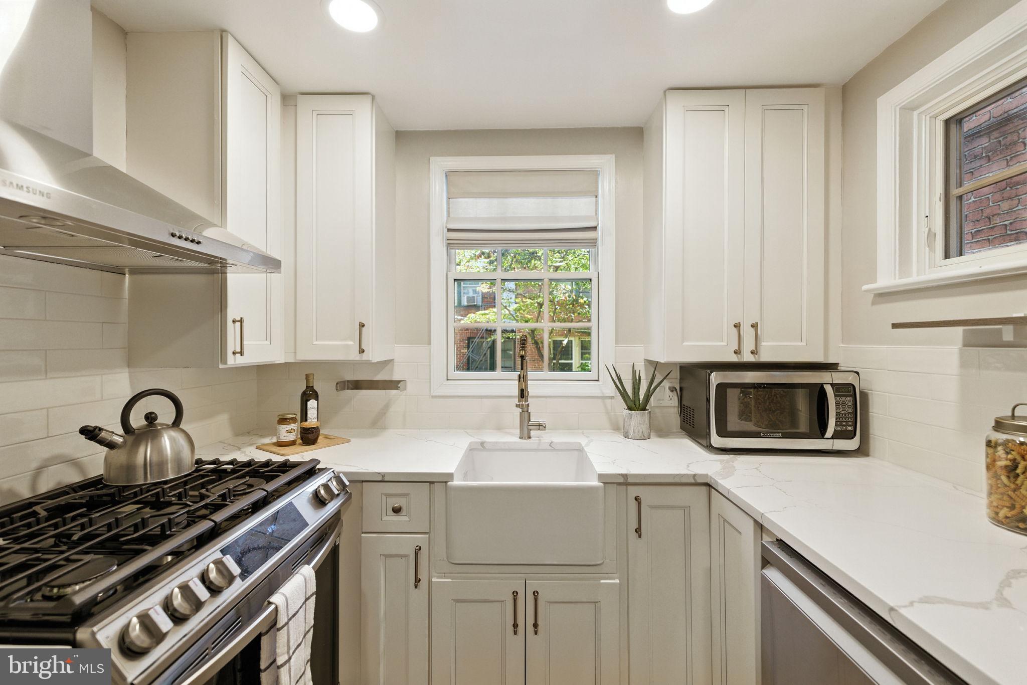 23 6TH STREET NE