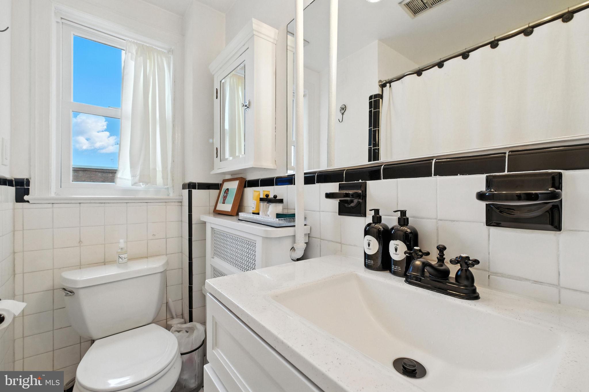 23 6TH STREET NE