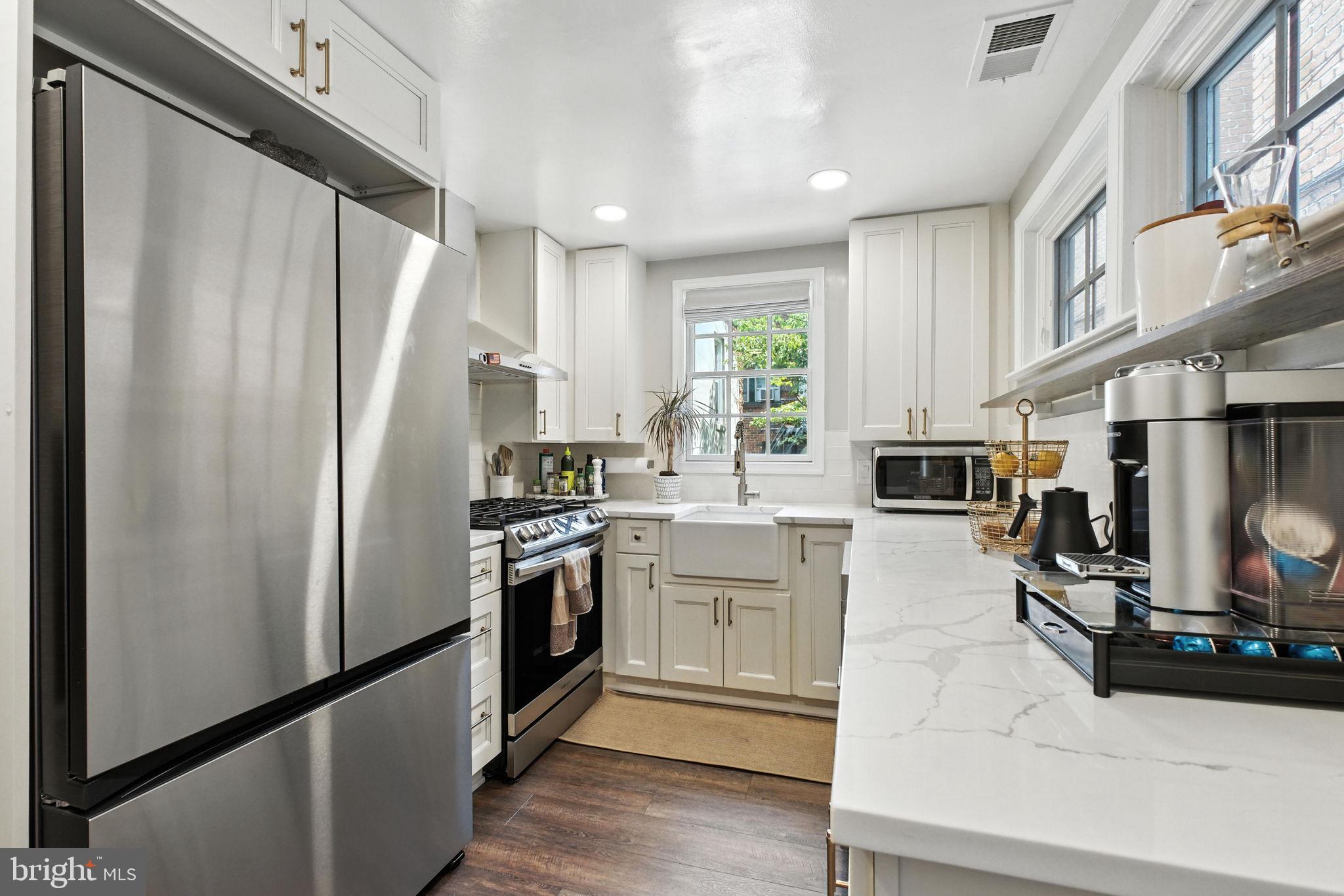23 6TH STREET NE
