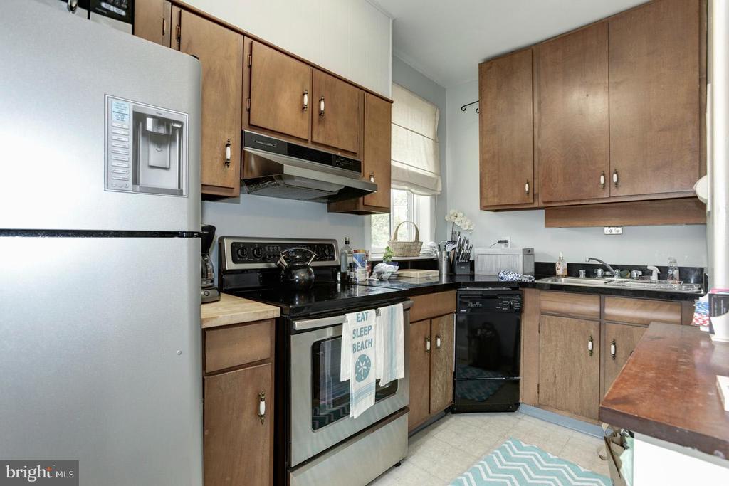 408 6TH STREET SE 3