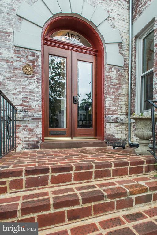 408 6TH STREET SE 3