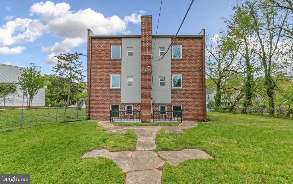 3366 BROTHERS PLACE SE 6