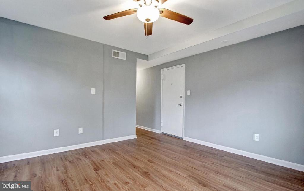3366 BROTHERS PLACE SE 6