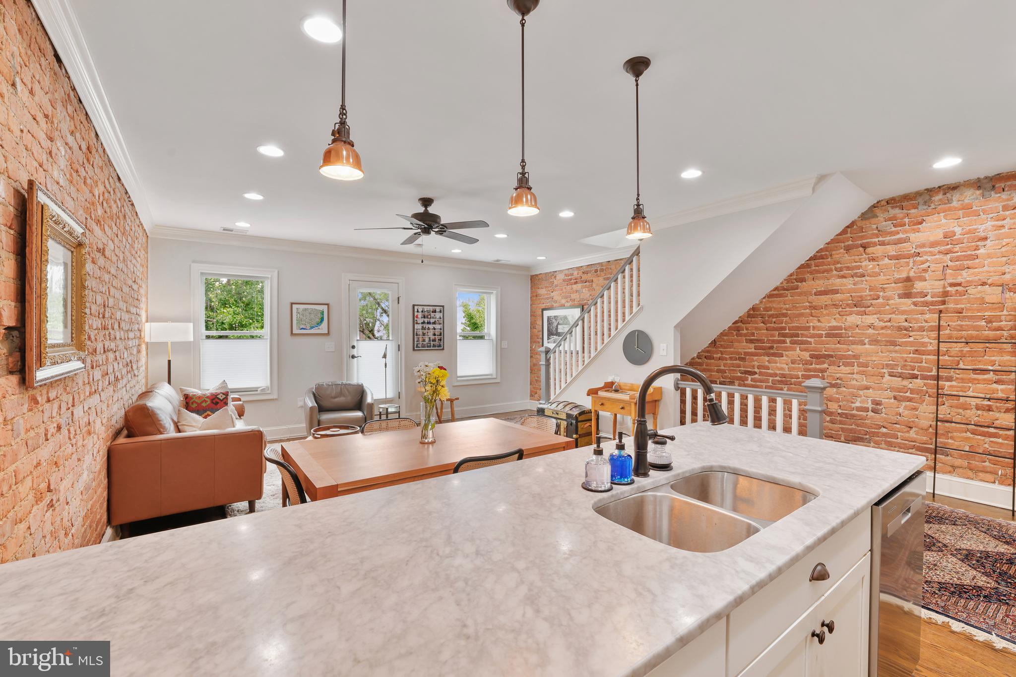 1732 BAY STREET SE 1