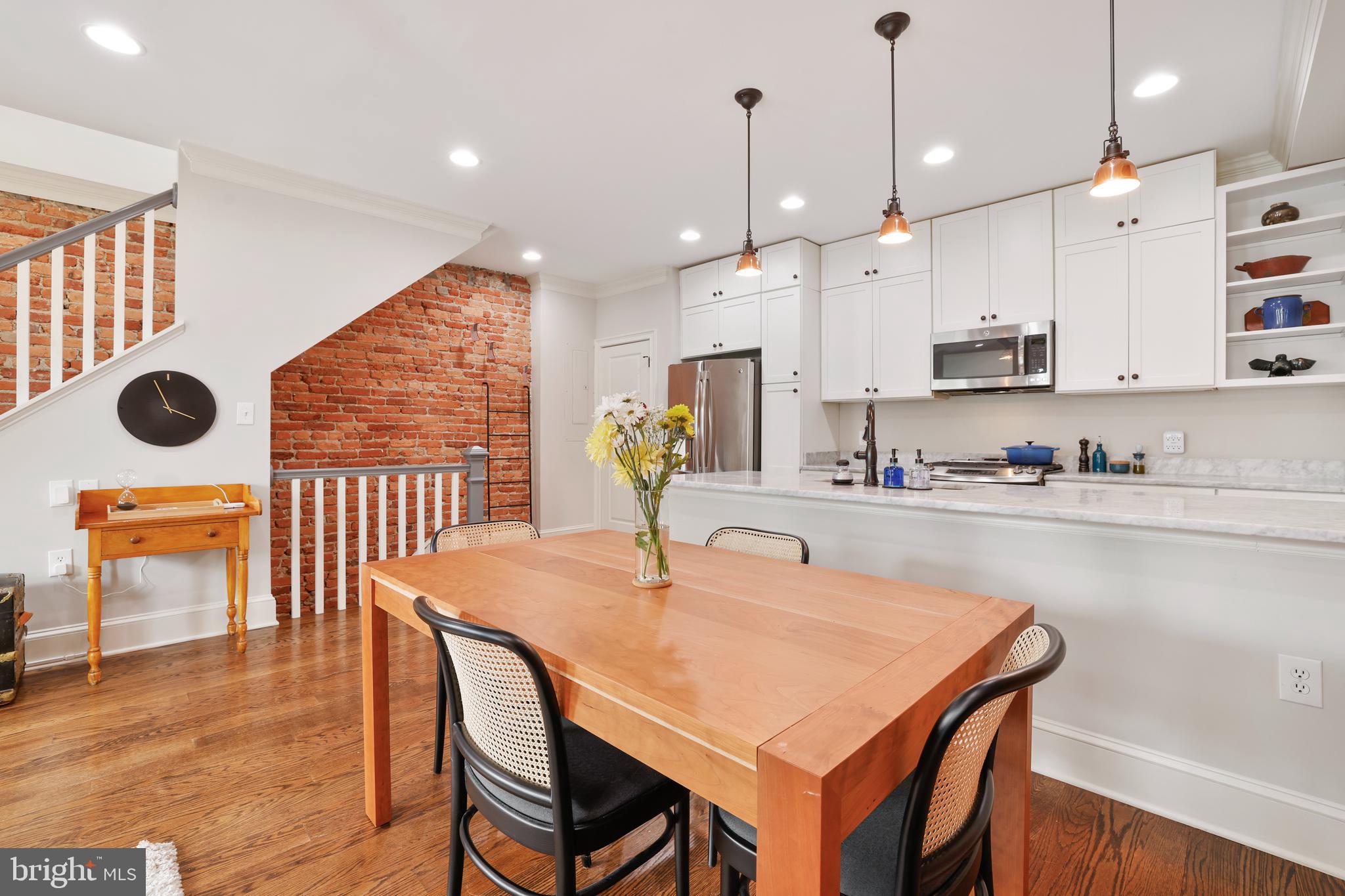 1732 BAY STREET SE 1