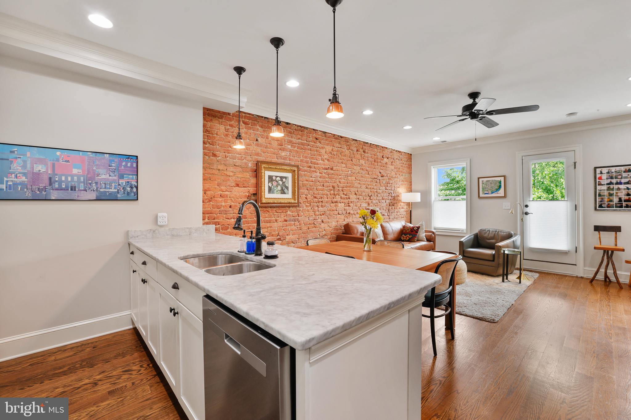 1732 BAY STREET SE 1