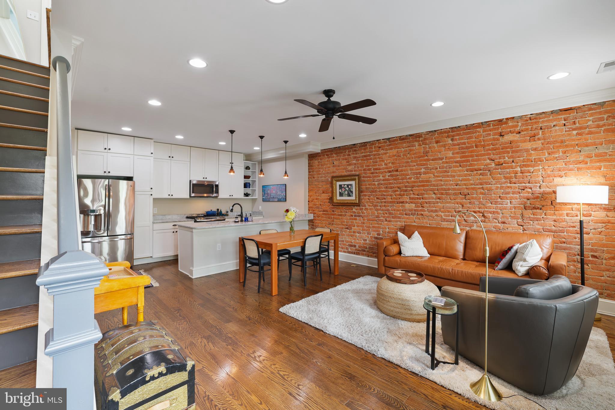 1732 BAY STREET SE 1