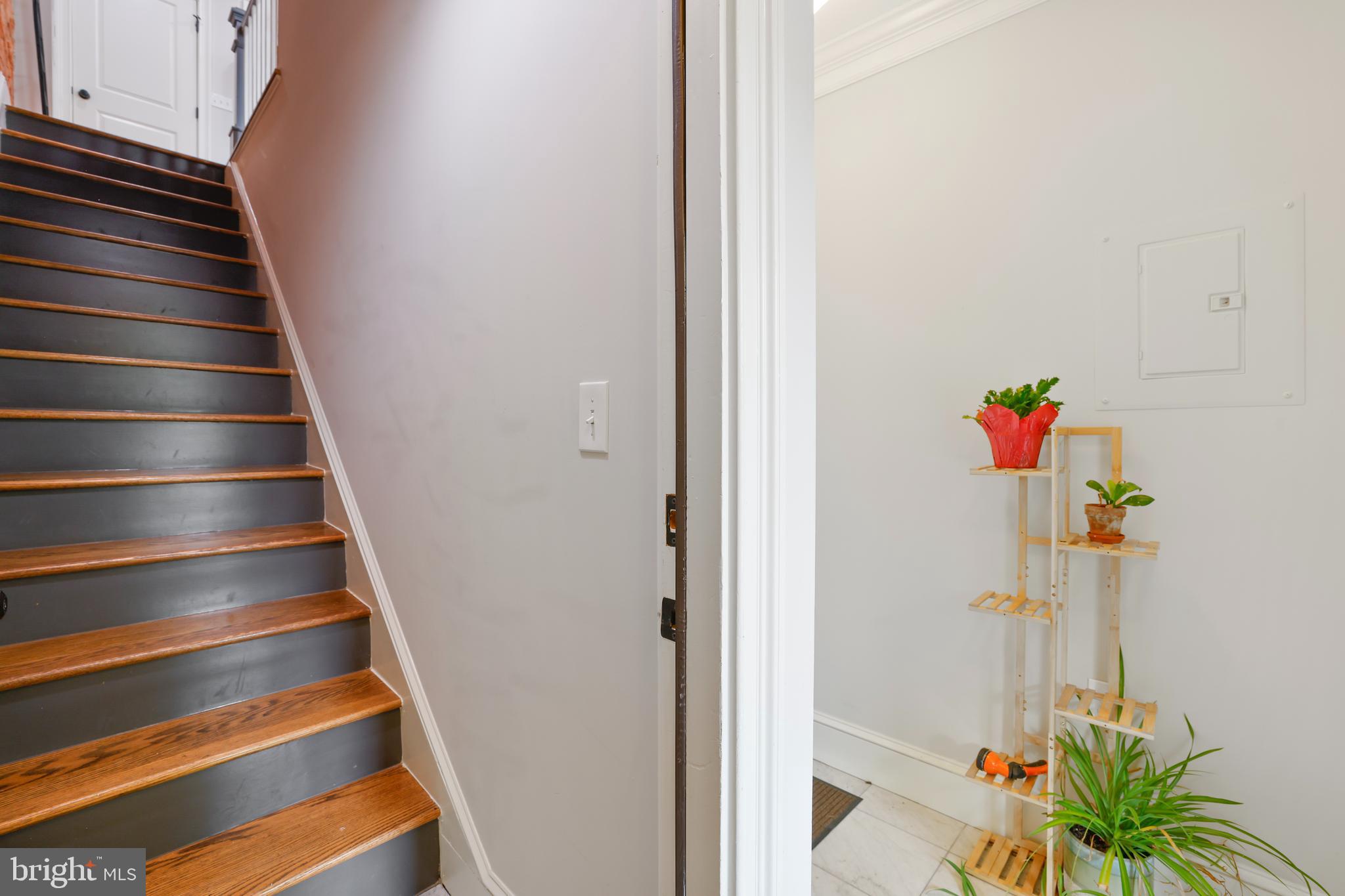 1732 BAY STREET SE 1