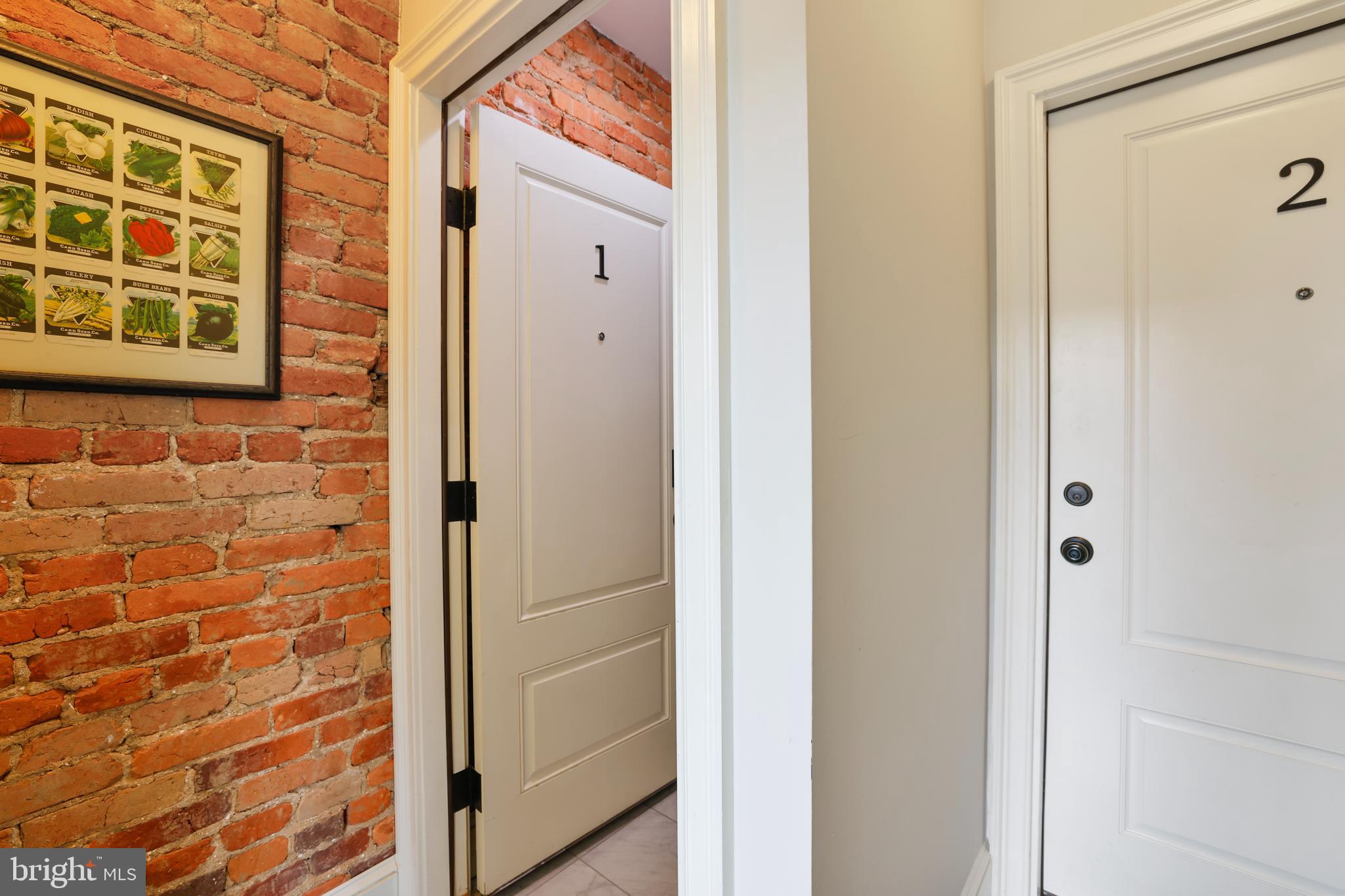 1732 BAY STREET SE 1