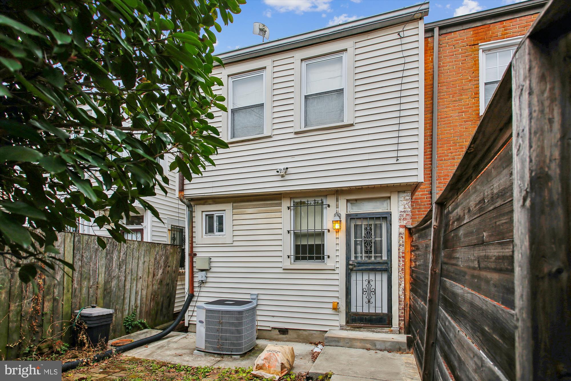 344 11TH STREET SE
