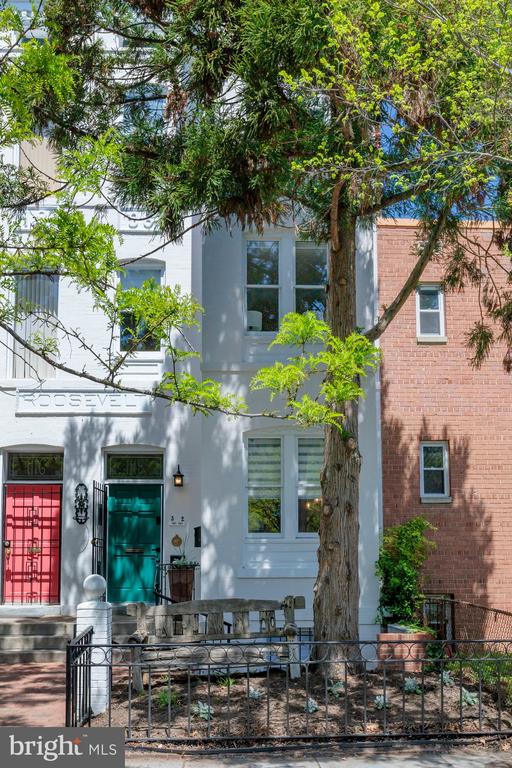 1118 F STREET NE