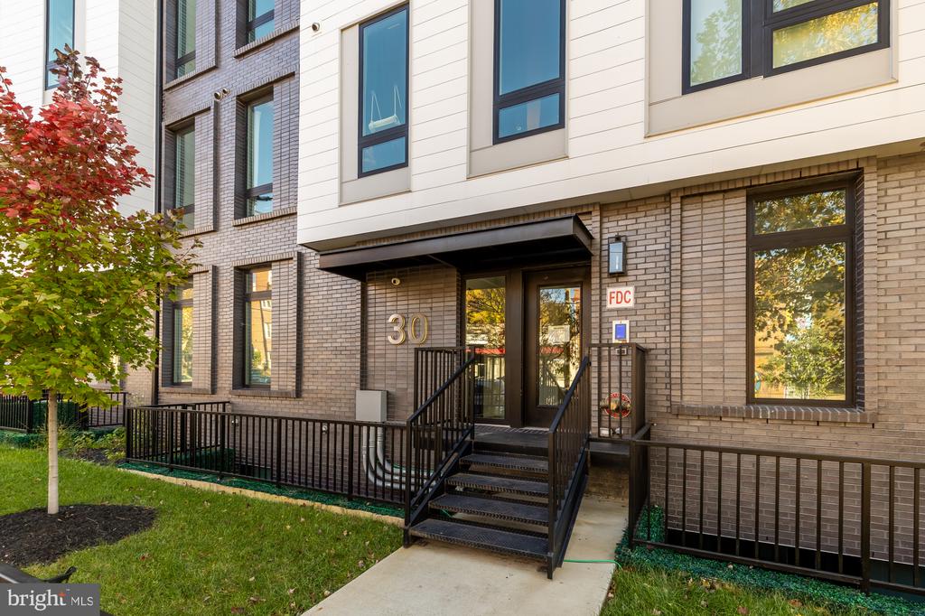 30 KENNEDY STREET NW 9