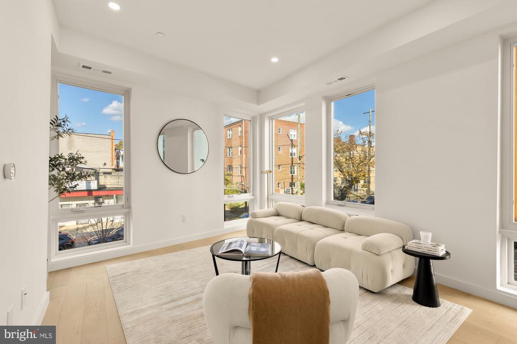 30 KENNEDY STREET NW 9