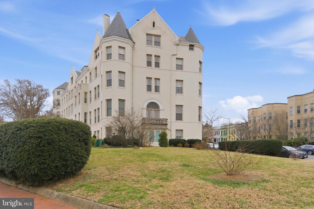 101 NORTH CAROLINA AVENUE SE G