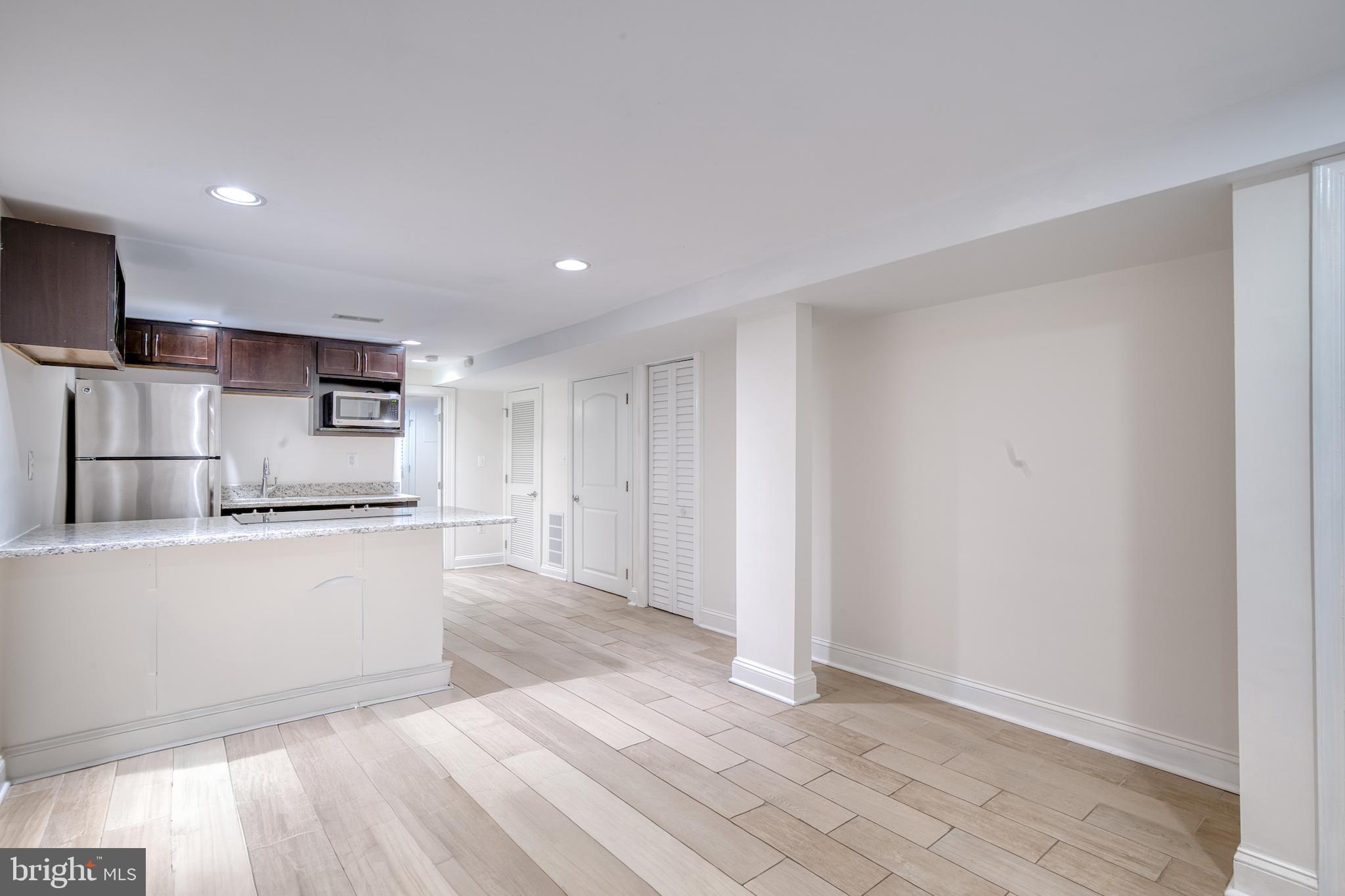 237 16TH STREET SE