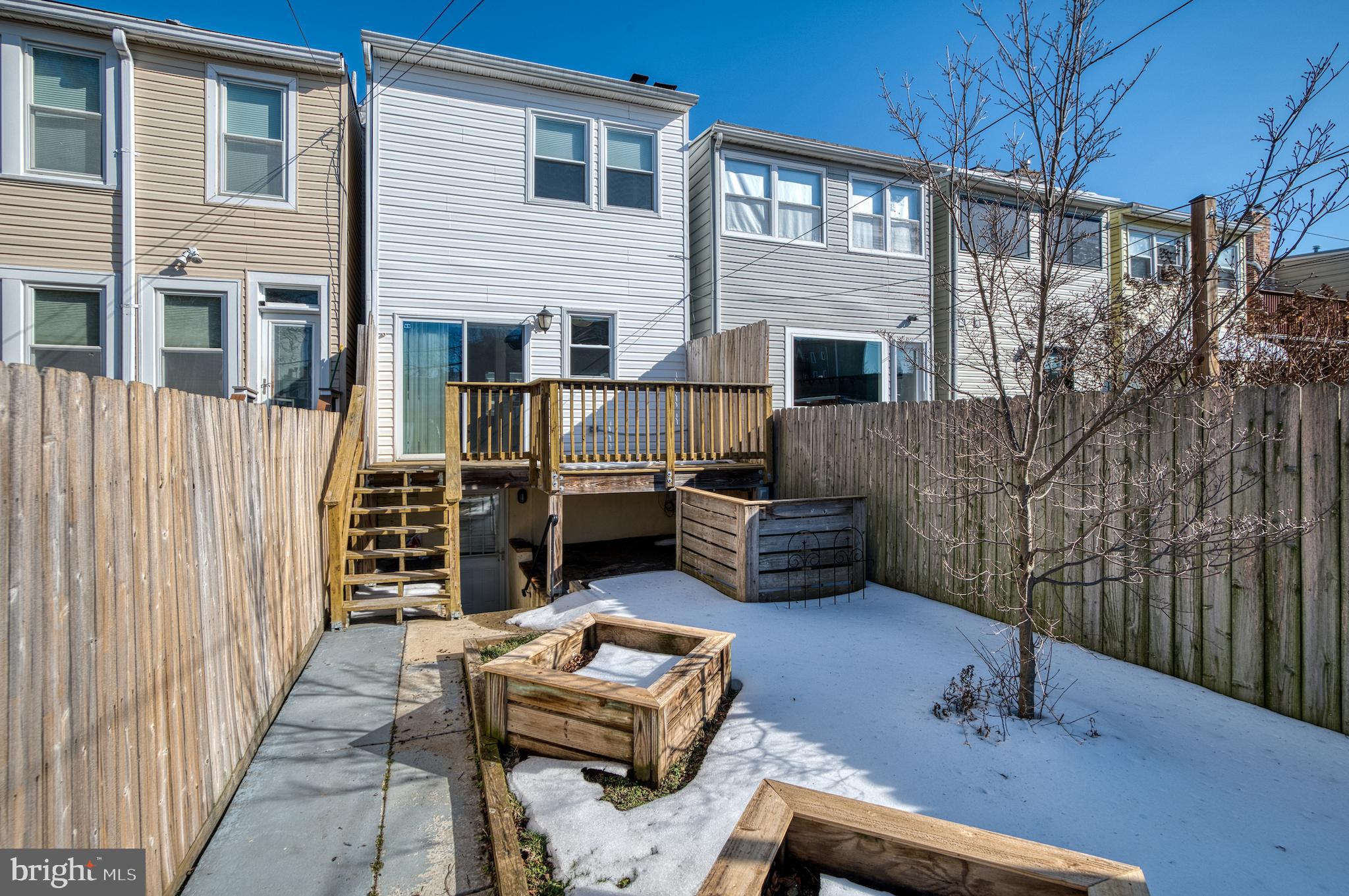 237 16TH STREET SE