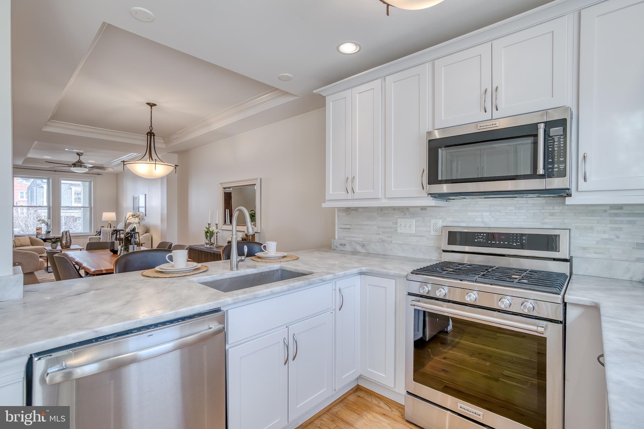 237 16TH STREET SE