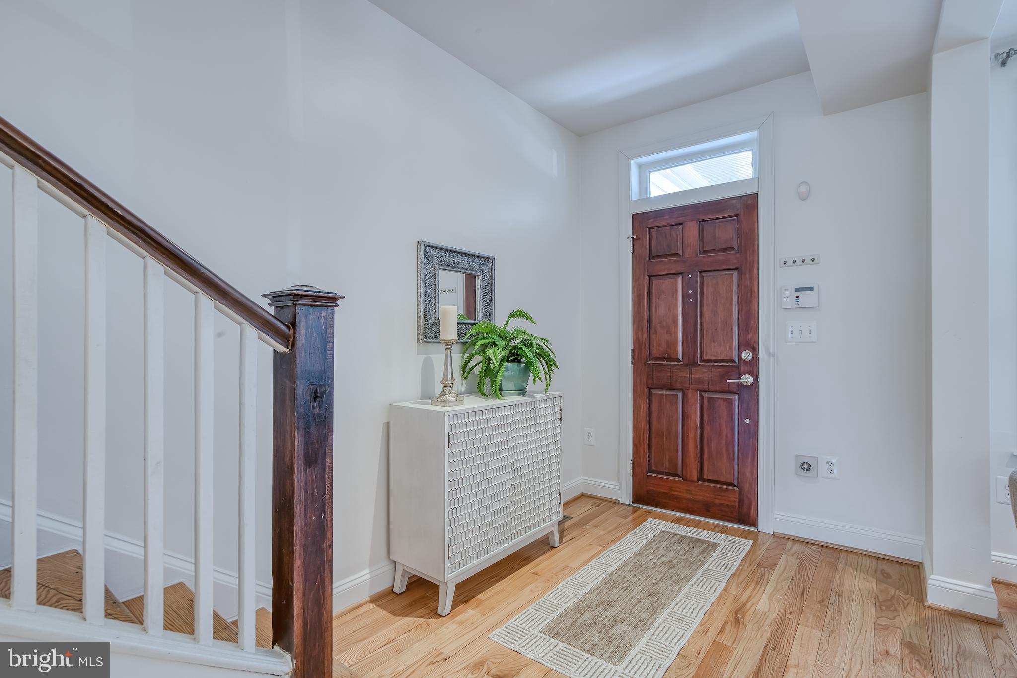237 16TH STREET SE