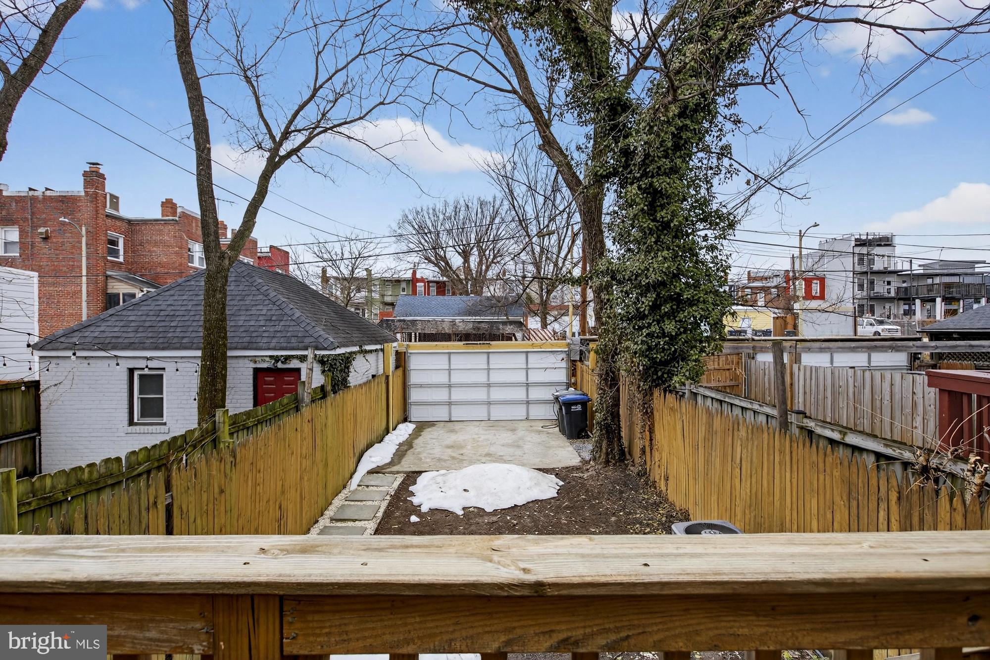 310 16TH STREET NE