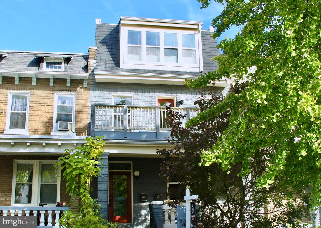 1732 BAY STREET SE 1