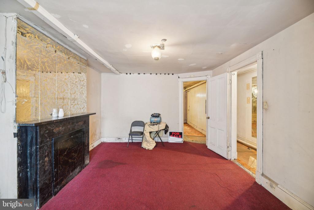 712 4TH STREET SE