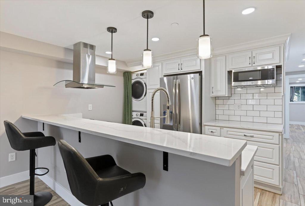 212 5TH STREET NE